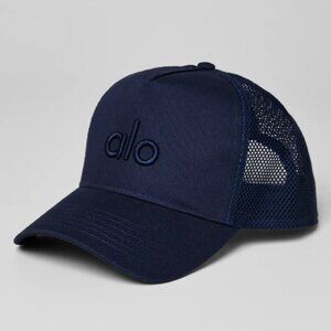 Alo Yoga District Trucker Hat | Navy | Excellent Condition